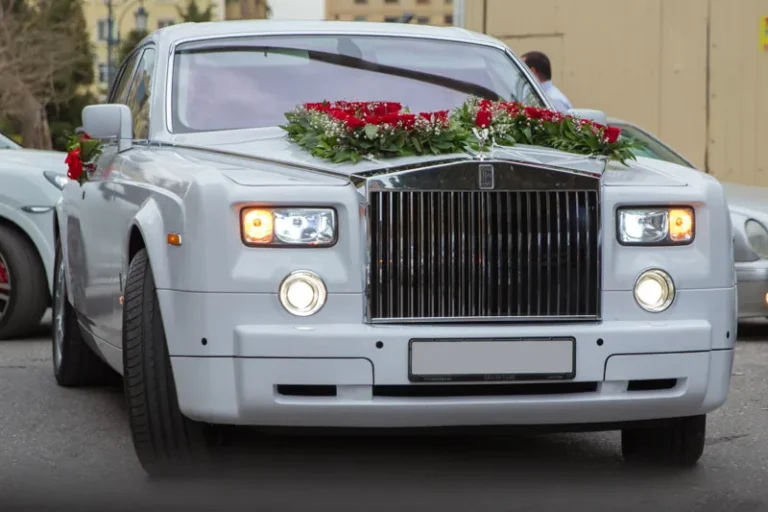 rolls-royce-on-street-2